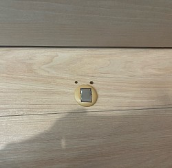 フローリングの穴