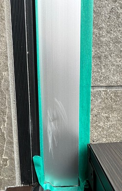 玄関　見切り板　補修前